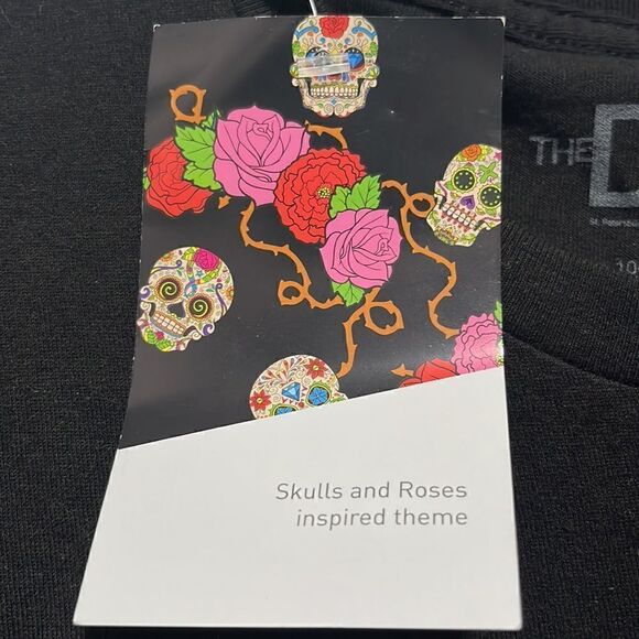 Dali Museum Skull & Roses Black Crew Cotton Tee - Picture 3 of 9